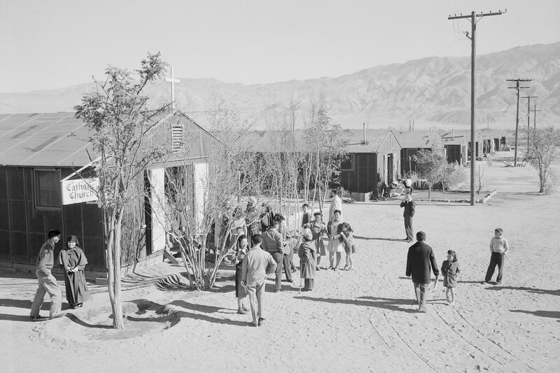 galleries/2015/10/07/ansel-adams-s-lost-internment-camp-photos/151001-manzanar-camp-00196a_ik55d9