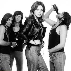 200702-suzi-quatro-women-rock-tease_tsmoa8