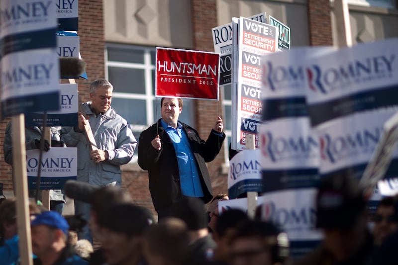 galleries/2012/01/07/gop-candidates-campaign-in-new-hampshire-photos/gop-candidates-campaign-in-new-hampshire-update-17_nqp5nn