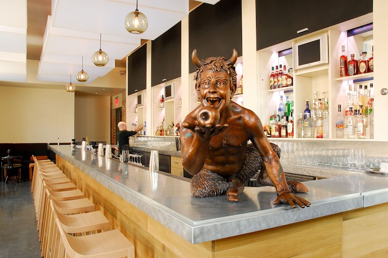 articles/2016/08/03/the-art-of-the-bar-from-baroque-nudes-to-life-size-bronze-satyrs/160802-rothbaum-art-bar5-embed_rrw7ot