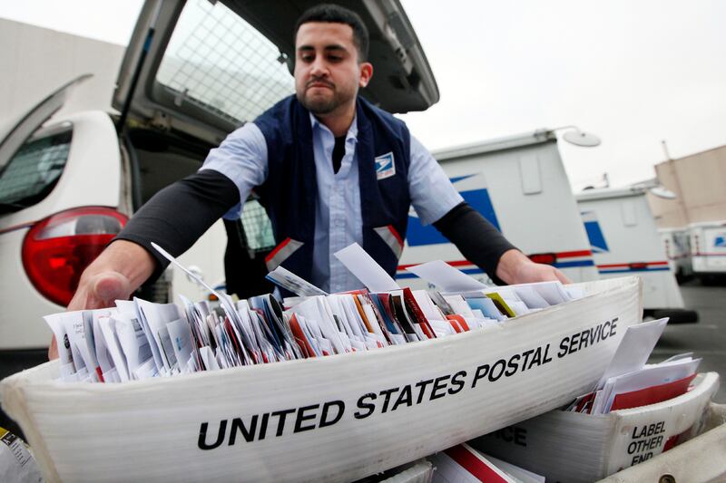 galleries/2011/12/23/post-office-is-drowning-in-a-sea-of-red-ink/post-office-by-the-numbers_ztns7j