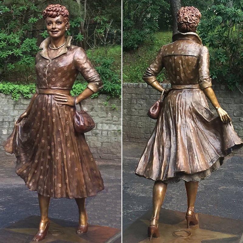 articles/2016/08/09/the-war-of-the-lucille-ball-statues/160808-Teeman-_Lucille-Ball-sculpture-embed_aojky9