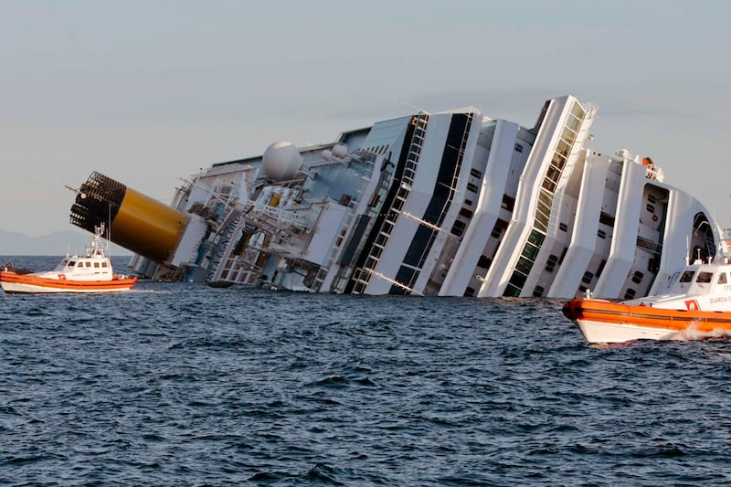 galleries/2012/01/15/costa-concordia-and-historys-worst-shipwrecks-photos/costa-concordia-wreck-gal-4_ew0hrh