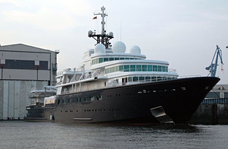 galleries/2010/08/12/world-s-20-biggest-yachts/largest-yachts---le-grand-bleu_vc1dmg