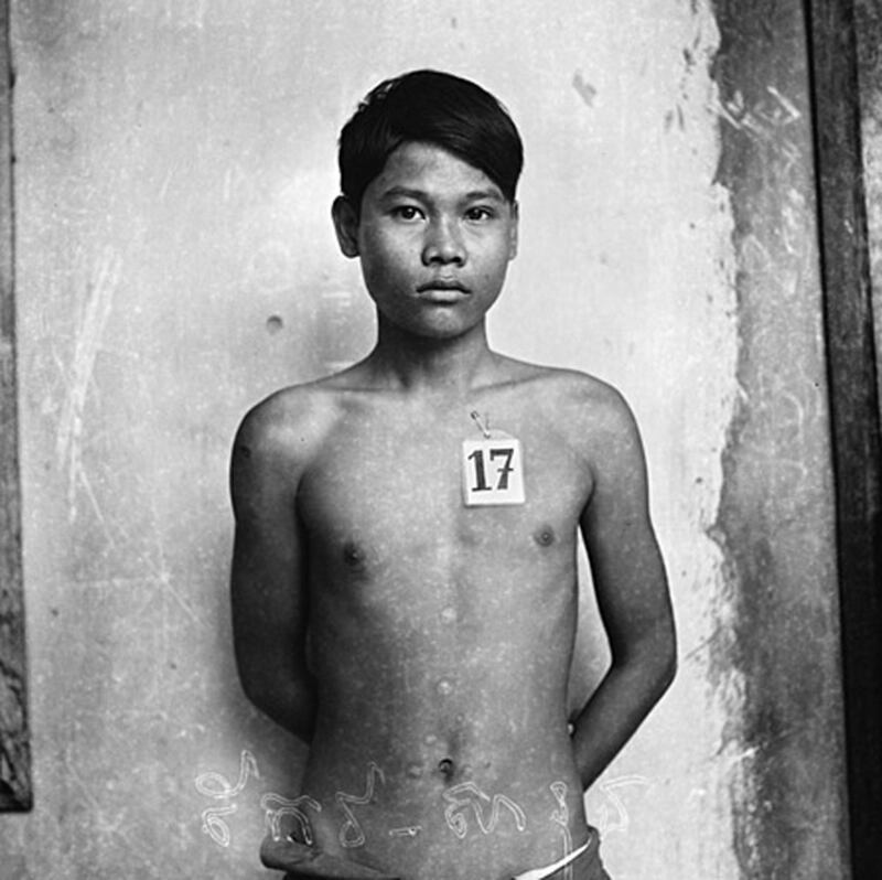 galleries/2013/10/20/chronicling-genocide-inside-the-khmer-rouge-photos/131018-s21-prison11_anwhgp