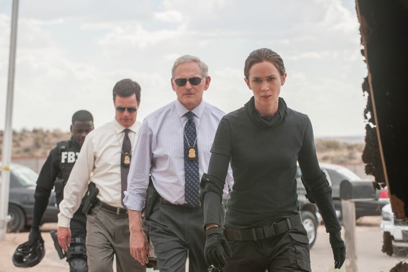 articles/2015/09/16/emily-blunt-on-becoming-american-the-crazy-gop-debate-and-her-best-performance-yet/150827-movies-sicario_lyydku