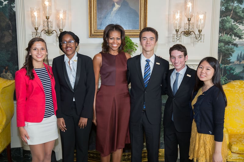 galleries/2010/05/07/first-lady-fashion/130923-M-Obama-106_efsemf