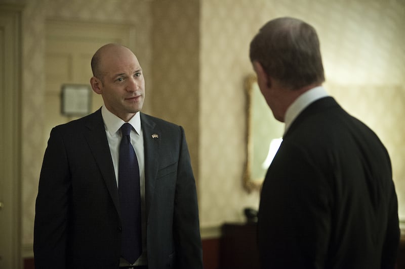 articles/2015/06/29/meet-marvel-s-next-big-villain-corey-stoll-on-graduating-from-house-of-cards-to-ant-man/150627-fallon-corey-stoll-embed1_labeki