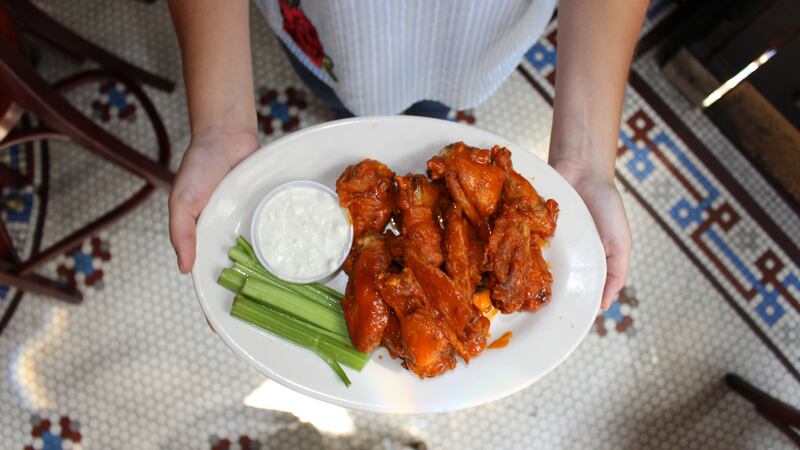 Buffalo wings at Old Town Bar