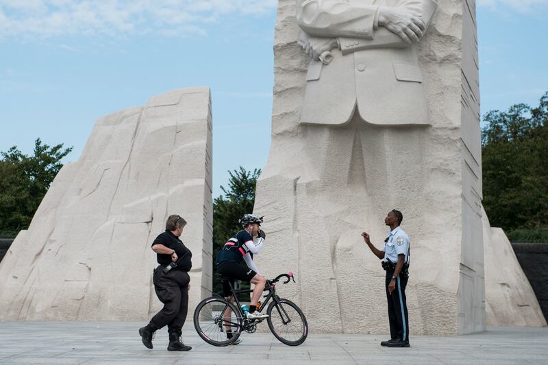 galleries/2013/10/01/closed-for-business-the-u-s-government-shuts-down-photos/131001-gov-shutdown-03_jlc815