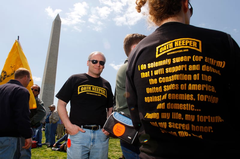 articles/2013/10/15/oath-keepers-bring-on-the-collapse/131014-dickson-oath-keepers-tease_u6kgey