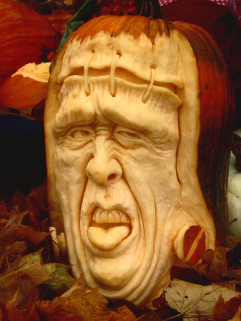 galleries/2011/10/28/amazing-pumpkin-carvings-photos/pumpkin-carvings-2_ofdnbu