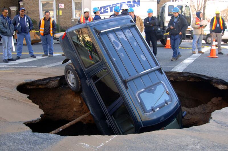 galleries/2010/06/01/sinkholes/sinkholes-2_tkhtoz