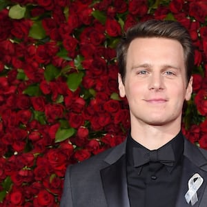 articles/2016/07/20/how-looking-helped-jonathan-groff-learn-to-like-being-gay/160719-fallon-jonathan-groff-tease_yepdvp