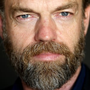 200910-stern-Hugo-Weaving-tease_ax2pil