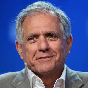 180909-les-moonves-stepping-down-cheat_iwsecg