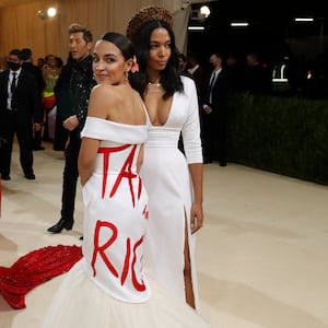 2021-09-14T000000Z_865769782_HP1EH9E03NL44_RTRMADP_3_FASHION-MET-GALA_kznya6