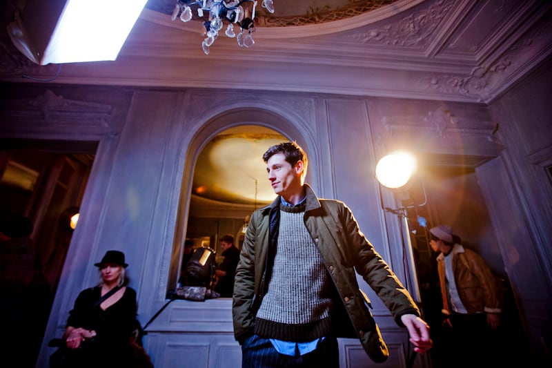 galleries/2012/01/23/paris-men-s-fashion-week-backstage-photos/paris-mens-fashion-Mattiussi-0634_tcj07s