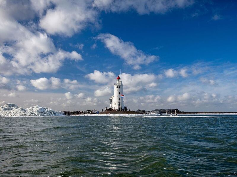 galleries/2014/03/08/picture-perfect-lighthouses-in-winter-photos/cnt-ligthhouse-winter-4_ebqrh2