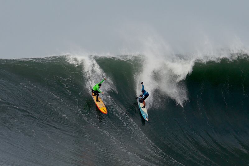 galleries/2014/01/25/with-monster-waves-rolling-in-surfing-s-best-hit-mavericks-photos/mavericks2014-11_qlm1gs