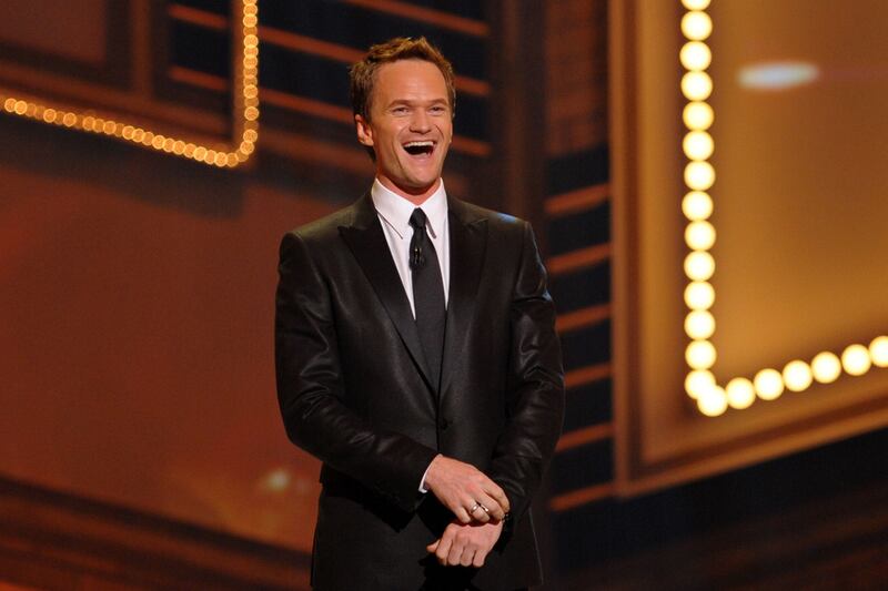 articles/2011/06/10/neil-patrick-harris-hosts-the-tonys/tony-awards-neil-patrick-harris-sessums_yaxiqf