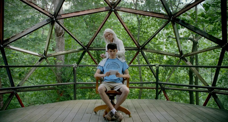 Ellen-Burstyn-and-Asa-Butterfield-The-House-of-Tomorrow_hq93mm