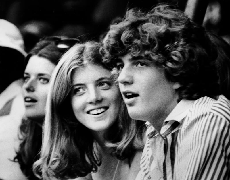 galleries/2013/07/26/caroline-kennedy-through-the-years-photos/caroline-leaning-in_sw7ksi