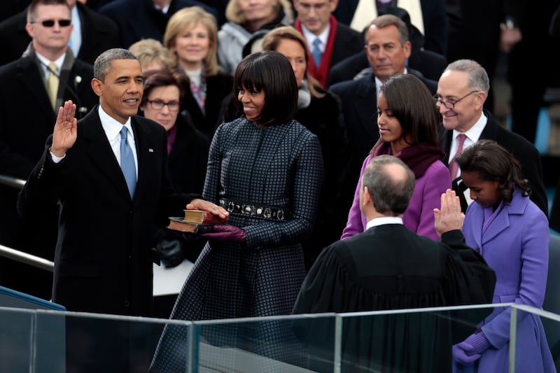 galleries/2013/01/21/president-obama-s-second-inauguration-photos/130121-obama-swearing-in-bibles_bztziq