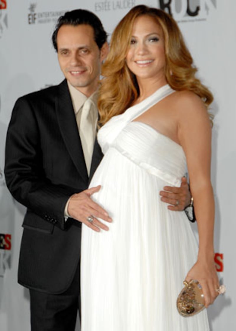 galleries/2009/09/21/red-carpet-baby-bumps/red-carpet-bump---jennifer-lopez_xbwnzq