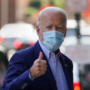 2020-10-07T191452Z_1027955909_RC2VDJ9SRS7B_RTRMADP_3_USA-ELECTION-BIDEN_nufmyu