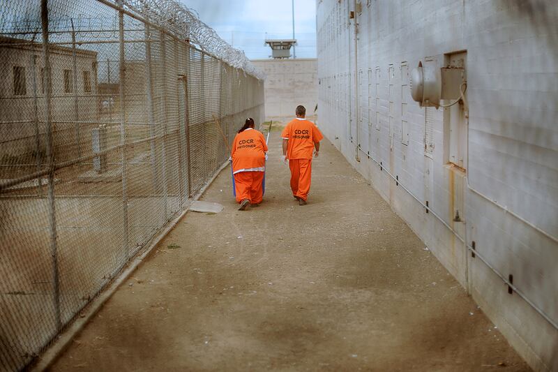 articles/2013/05/19/the-saddest-reality-stars-of-all-prisoners/130517-frazier-lockup-tease_xxvscb