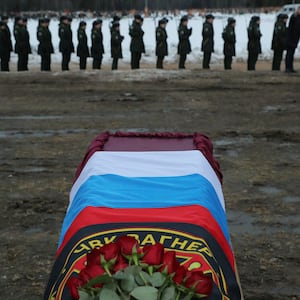 2022-12-24T164315Z_662506851_RC28CY9X3QEQ_RTRMADP_3_UKRAINE-CRISIS-RUSSIA-WAGNER-FUNERAL_bdco64