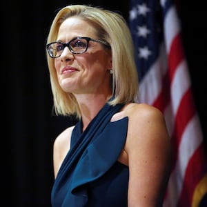 2018-11-13T023739Z_76629550_RC1A7367BD80_RTRMADP_3_USA-ELECTION-ARIZONA-SINEMA_eijxr8