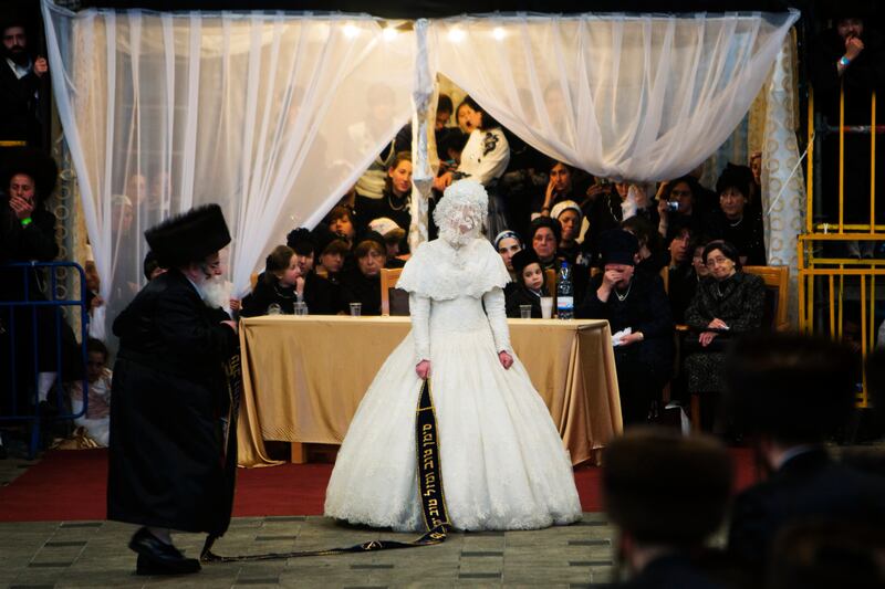 articles/2014/03/21/the-right-wedding-for-two-rebels/140320-vincent-orthodox-tease_rn1dwi