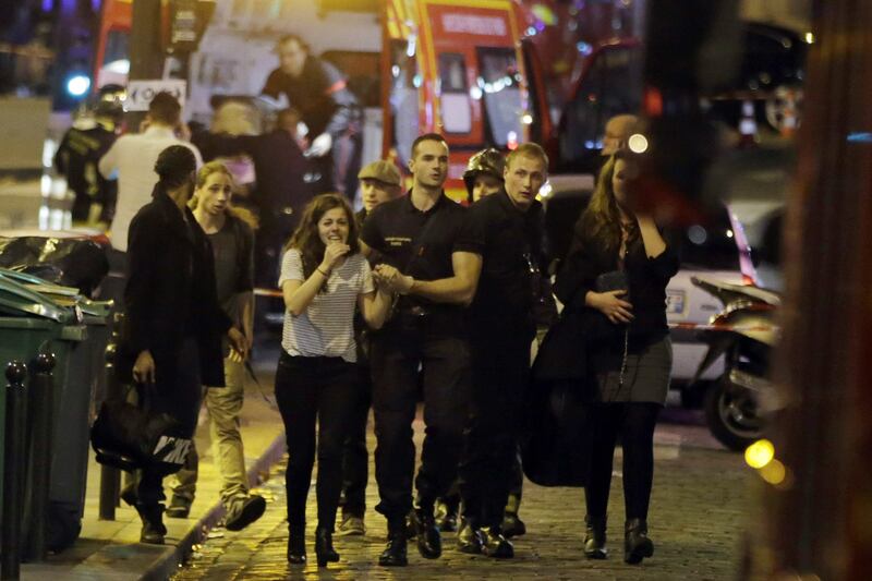 galleries/2015/11/13/paris-attacks-photos/151113-paris-attack1_rjeqy6