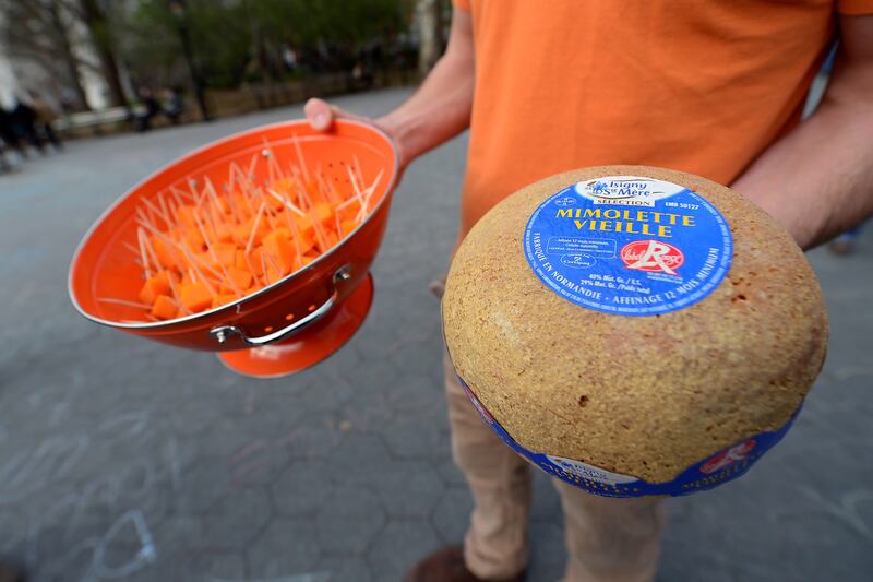 articles/2013/07/20/u-s-wants-freedom-from-filthy-french-cheese/130714-mimolette-dickey-tease_rvkxos