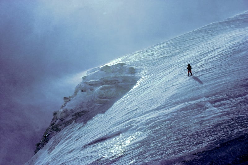 galleries/2012/05/24/deadliest-mountains-which-mountains-are-responsible-for-the-most-deaths-photos/mount-everest-dangers-heil_pq2sh8