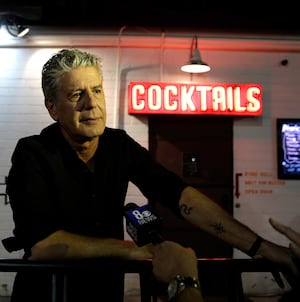 200605-bourdain-tease_haceoz