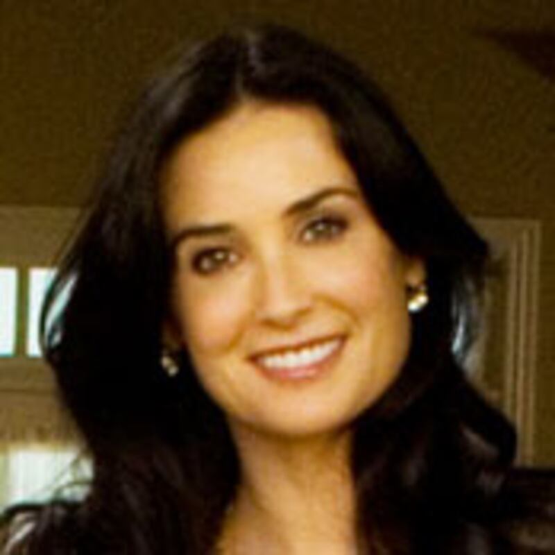 articles/2010/04/15/what-happened-to-demi/piccalo-demi-moore_94019_vjxfl2