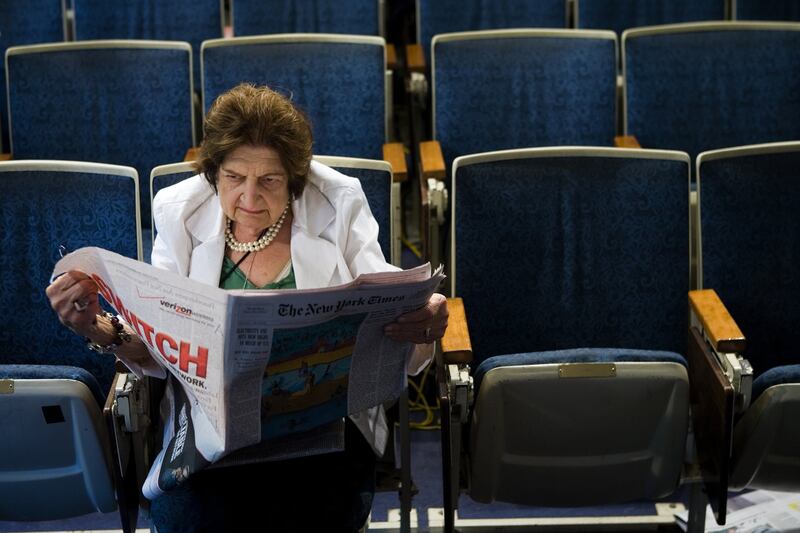 galleries/2013/07/21/a-life-inside-the-white-house-remembering-veteran-journalist-helen-thomas-photos/130720-helen-thomas-03_hlbsqe