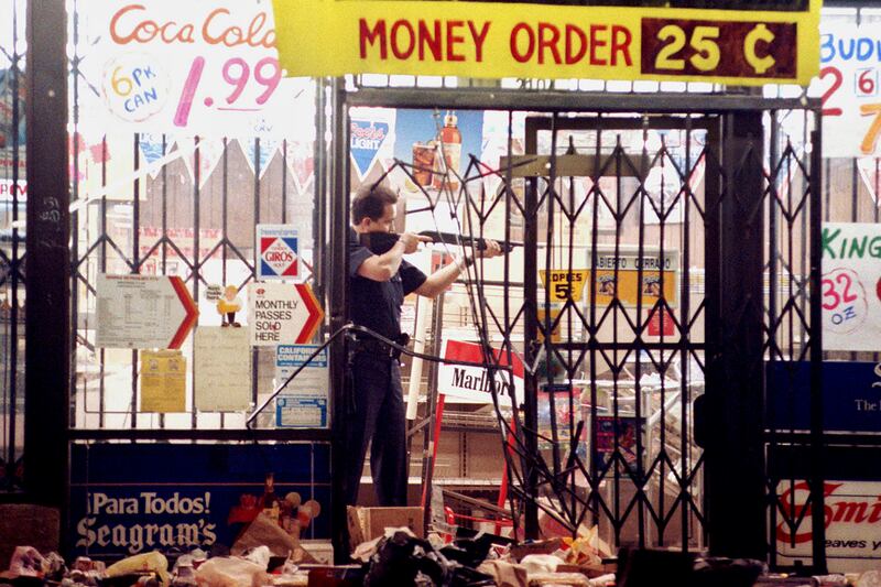 galleries/2012/04/26/dramatic-l-a-riots-photos/los-angeles-riots-convenience-store_amxdrs