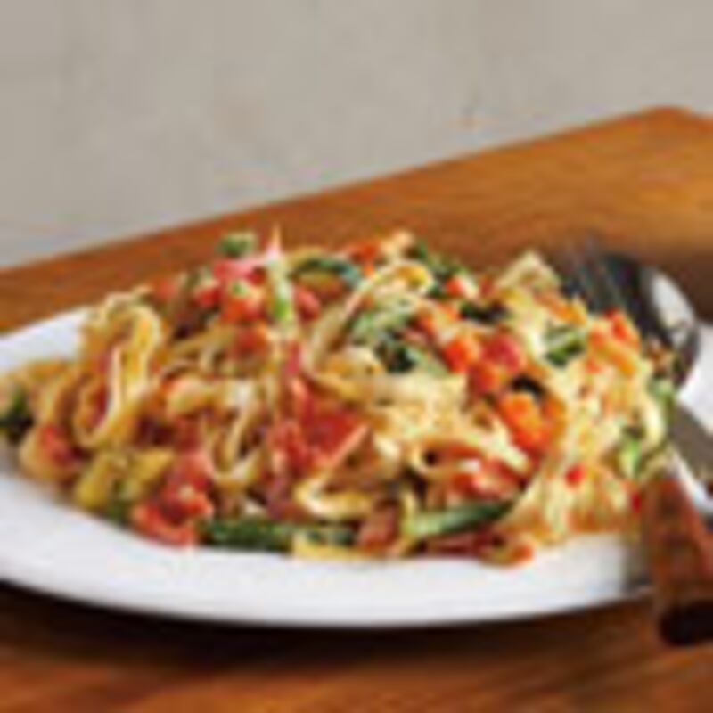 articles/2010/05/11/what-to-eat-spring-pastas/wte---fettuccine-with-spring-vegetables_qdqpqn