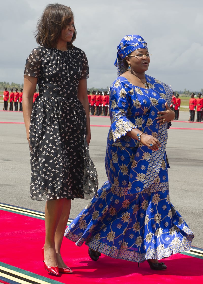 galleries/2010/05/07/first-lady-fashion/130709-michelle-obama-black-white-print-dress_rzjftm