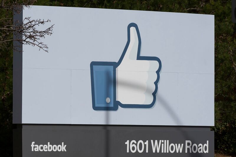 galleries/2012/02/03/the-ten-biggest-internet-ipos-of-all-time-photos/biggest-internet-ipos-gal-facebook_bucuhu