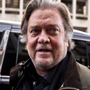 220107-Bredderman-Steve-Bannon-tease_qht64q