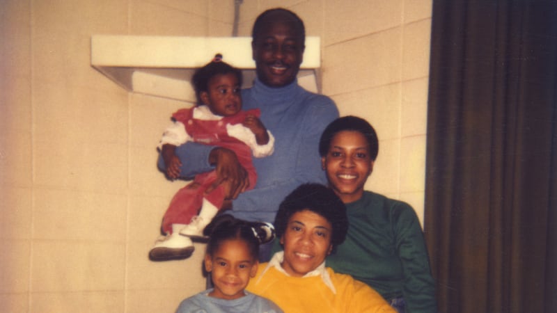 04_Bob_Davis_Family_1st_Prison_Visit_hkts7t