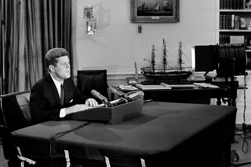 articles/2012/10/16/the-commander-in-chief-test-what-the-cuban-missile-crisis-tells-us-about-jfk/cuba-missle-crisis-tease_swrbio