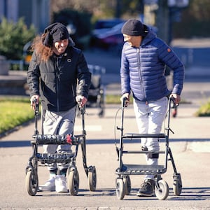 Patient_with_complete_spinal_cord_injury__left__and_incomlete_SCI__right__walking_in_Lausanne2__NeuroRestore-Jimmy_Ravier_qffhnm