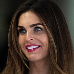 211201-cuomo-hope-hicks-01_oghcsr