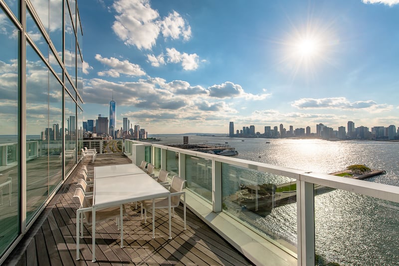 galleries/2014/12/06/omg-i-want-this-house-new-york-city-photos/141204-penthouse-6_ndtslc